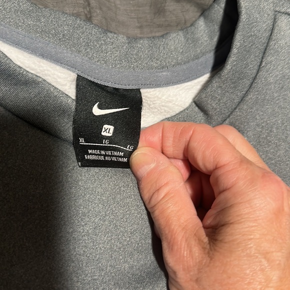 Ladies Nike sweatshirt - Picture 4 of 4